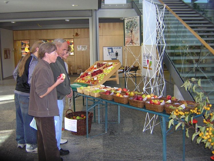 Obstsortenausstellung im Landratsamt 2006