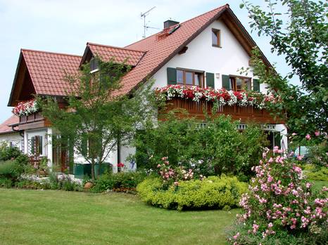 Landwirtschaftliches Anwesen von Annemarie und Josef Schlammerl, Maisach