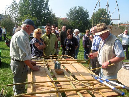 Der Fürstenfeldbrucker Ortsverein zeigte den Bau von Weidenelementen